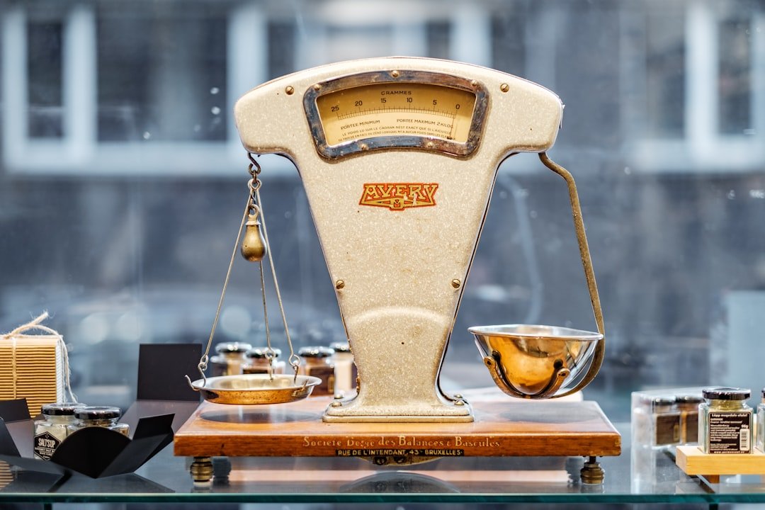 Photo Weights, Scale